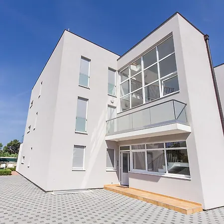 Grey House Pula